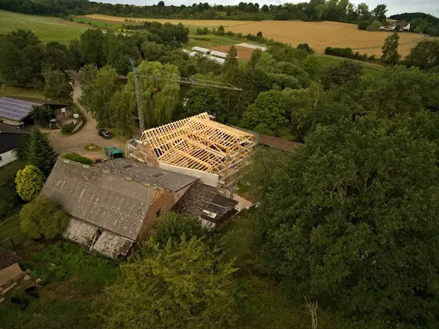 Holzbau Dach Luftperspektive
